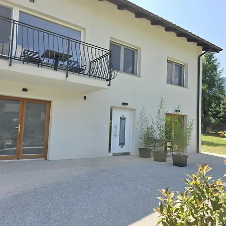 Apartment Razor Vista *